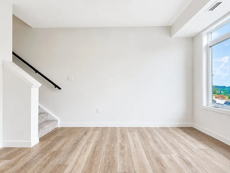 824 Woolwich St #110 — Photo 10