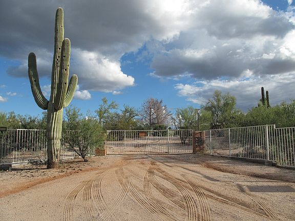 2nd image of 11600 E Calle Aurora