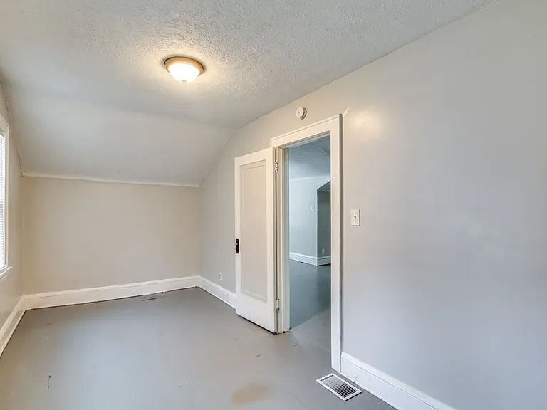 614 Madison Ave — Photo 10