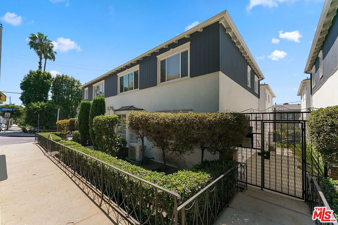 1 bed, 1.0 bath, 660 sqft, $3,250 — Photo 2