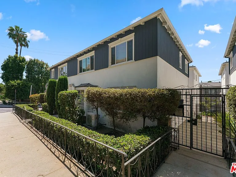 8730 Holloway Dr — Photo 2