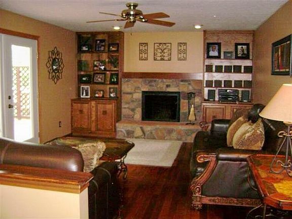 4th image of 1184 Berkshire Dr