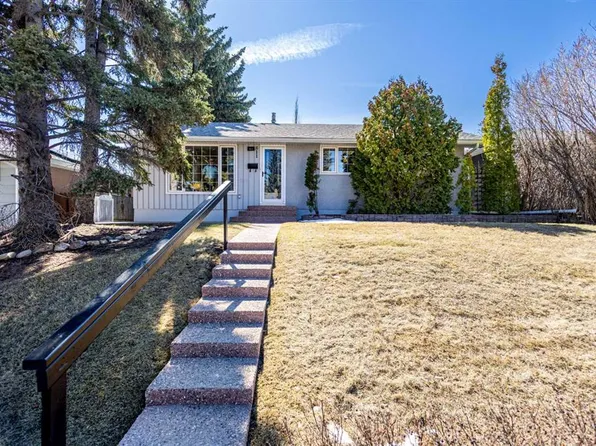 811 Seattle Dr N, Calgary, AB T2W 0M9