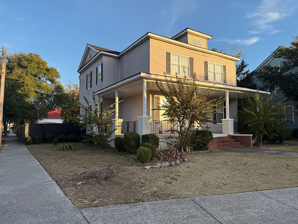 822 Crawford Ave