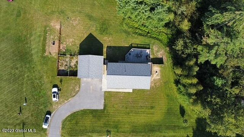 2nd image of 934 Ridge Road