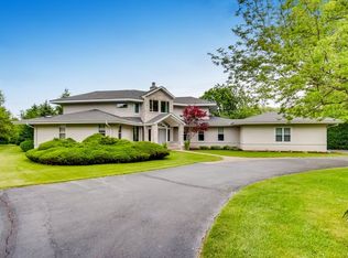 31615 Hanlon Rd, Libertyville, IL 60048