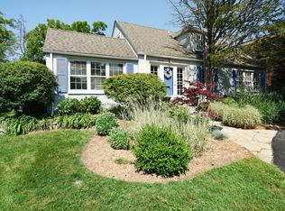 42 Valley Rd, Highland Park, IL 60035