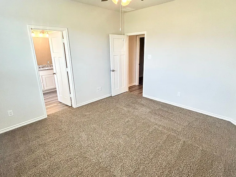 915 Toledo Bend Dr — Photo 16