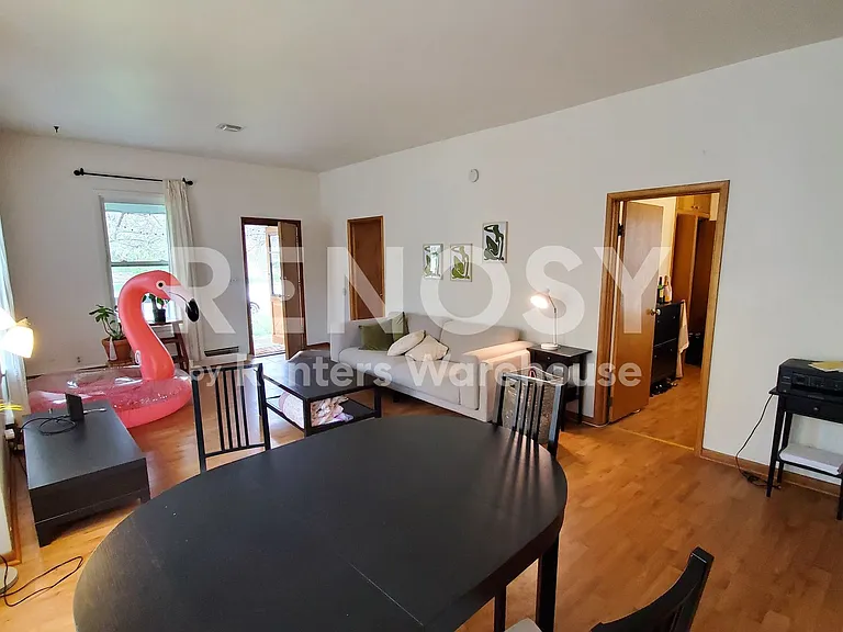 959 University Ave — Photo 6