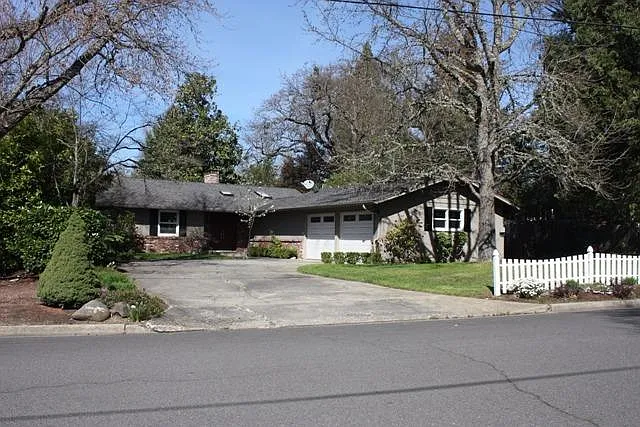 56 S Modoc Ave photo 1