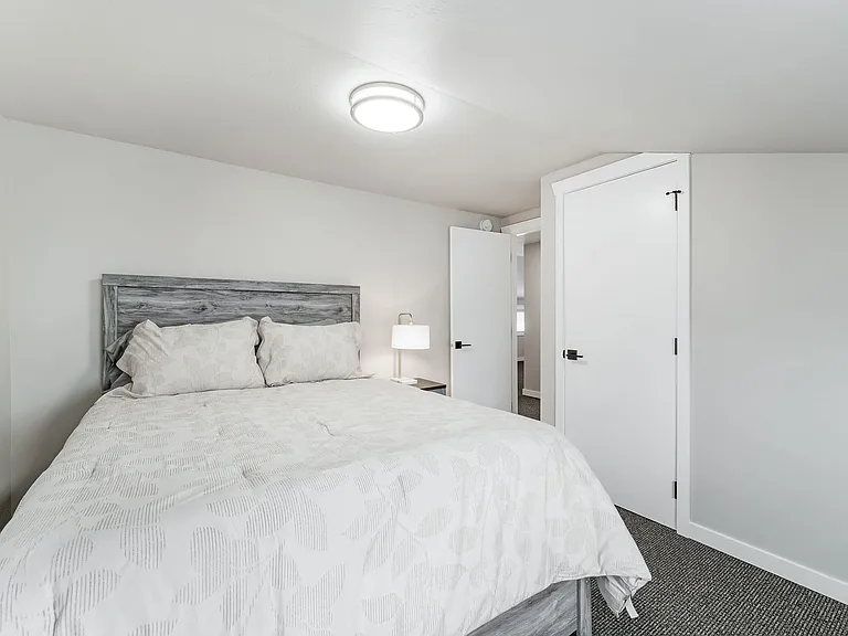 1205 S 7th Ave — Photo 19