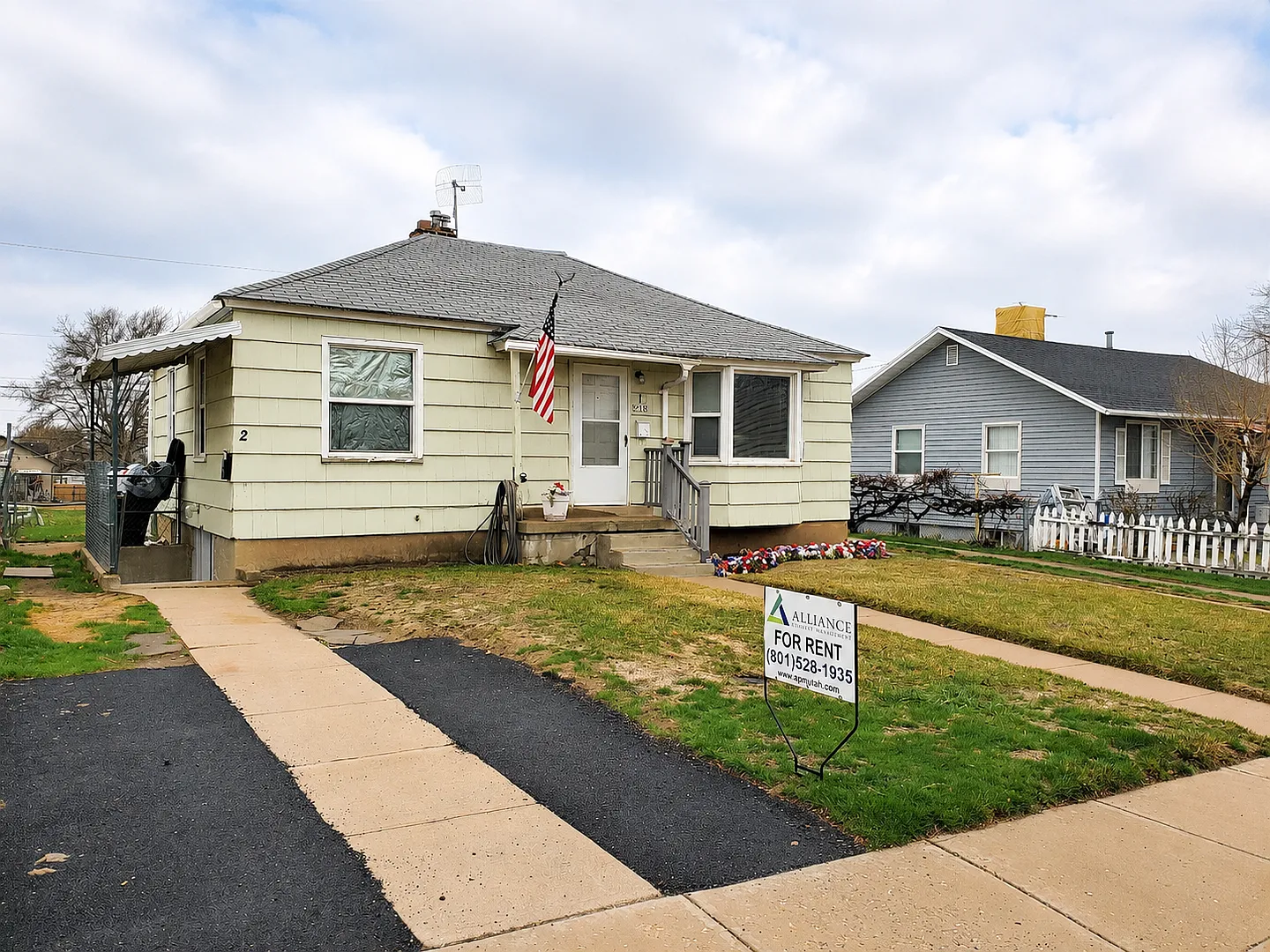 218 S Lakeview Dr — Photo 2