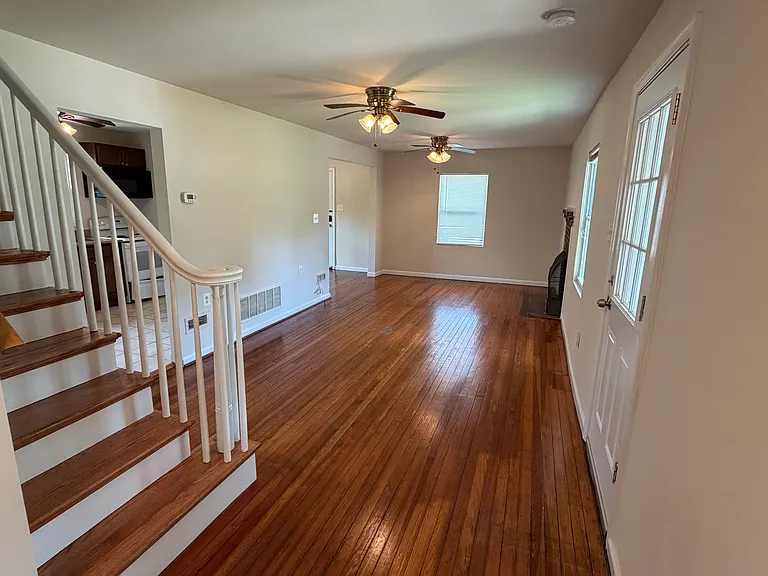 1057 Front St — Photo 3