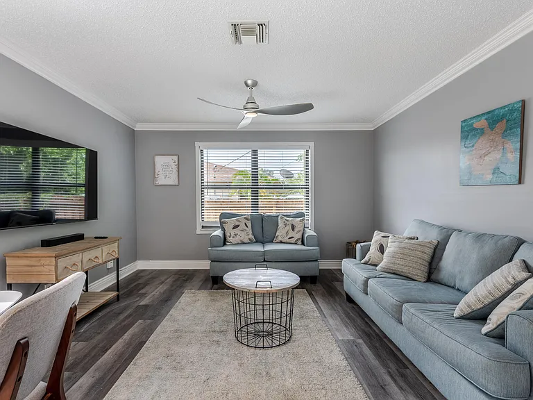 324 W Pine St #11 — Photo 9