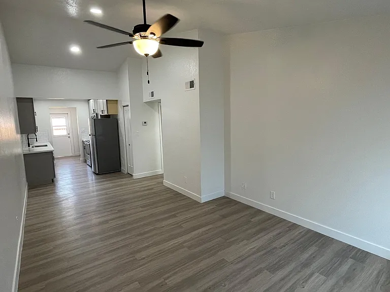 56 W 9th Pl — Photo 4