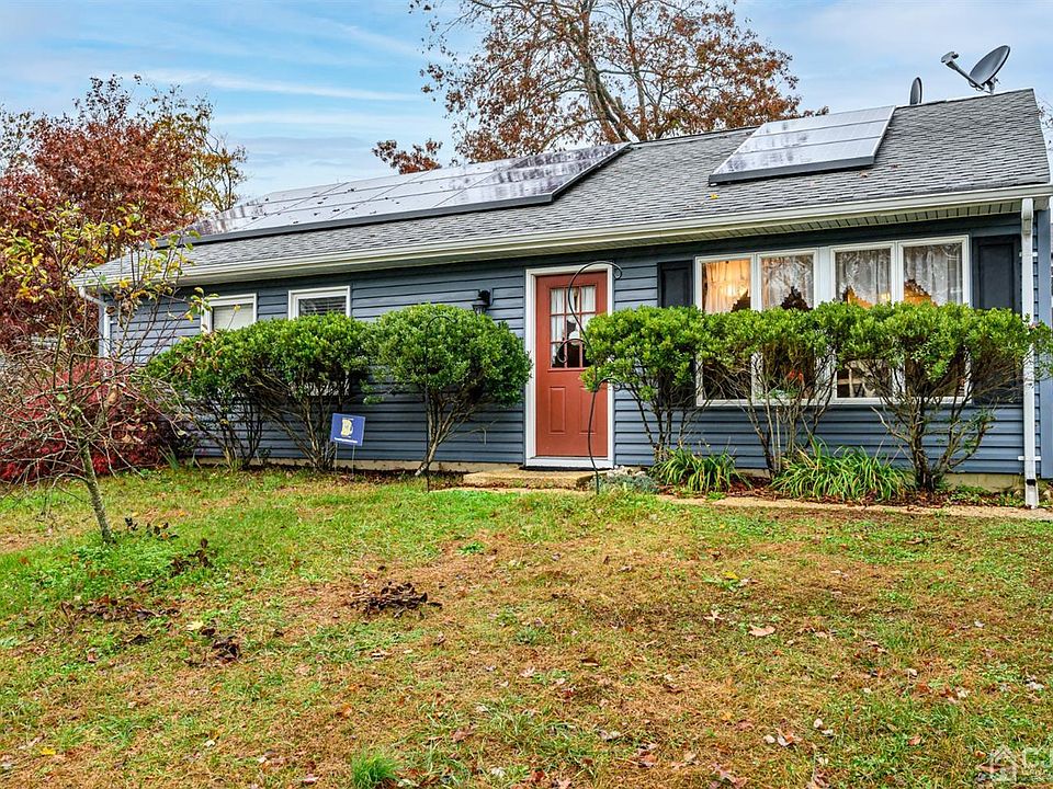 1st image of 148 Village Dr