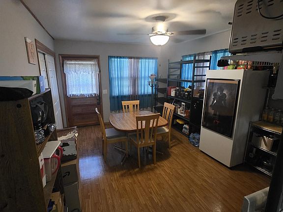 4th image of 328 Rural St