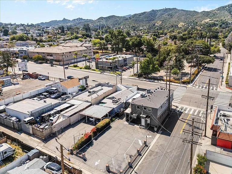 7969 Foothill Blvd — Photo 27