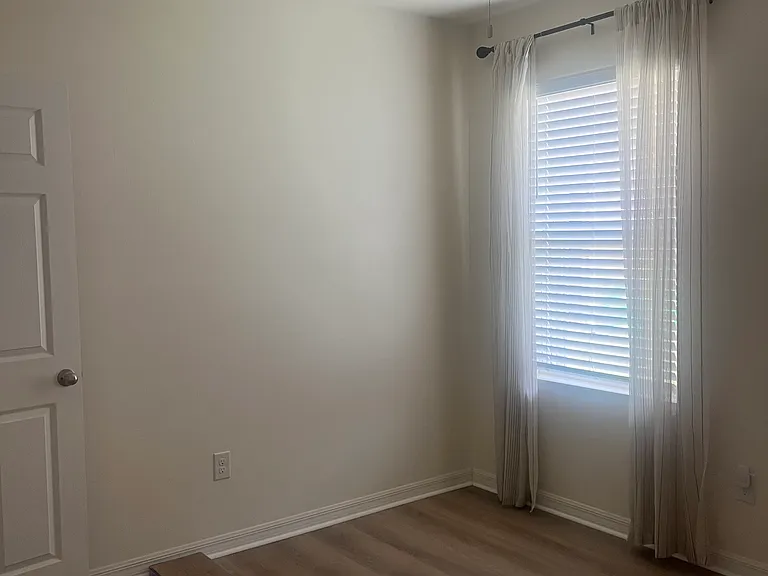 486 Chubut Ct — Photo 11