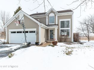 1360 Fairport Dr, Grayslake, IL 60030