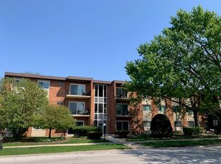 9721 S Keeler Ave APT 102, Oak Lawn, IL 60453