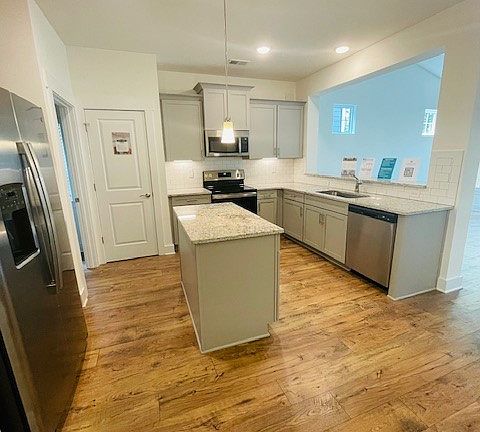 5th image of 3018 Orangery Dr