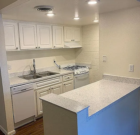 Gold Kitchen