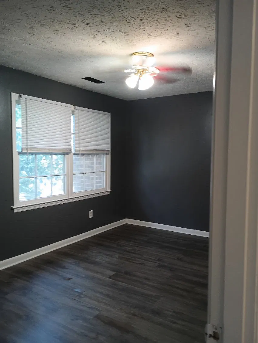 3505 N Oak St — Photo 1