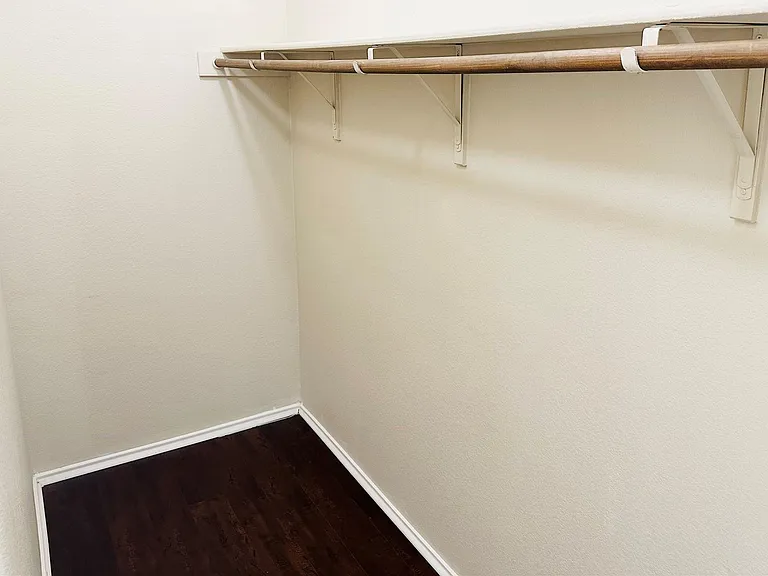245 Verano Dr — Photo 13