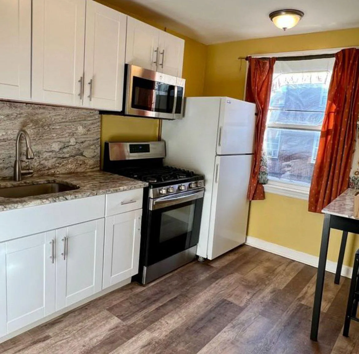 1 bed, 1.0 bath, 700 sqft, $1,125 — Photo 3
