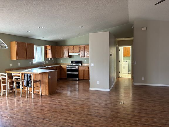 3rd image of 1591 Baldy View Dr