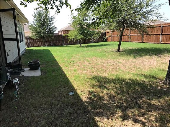 3rd image of 2501 Plantation Dr