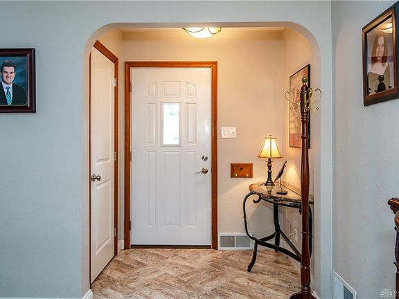 4th image of 313 E Thruston Blvd