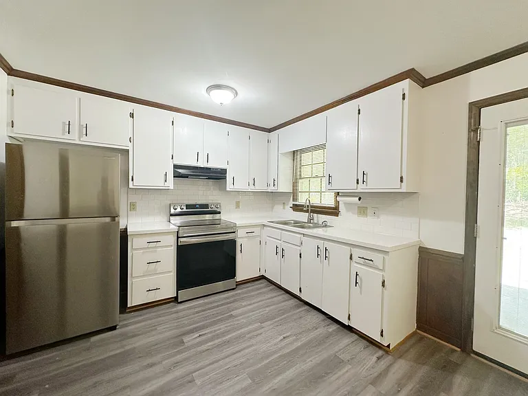 433 Creekway Dr — Photo 4