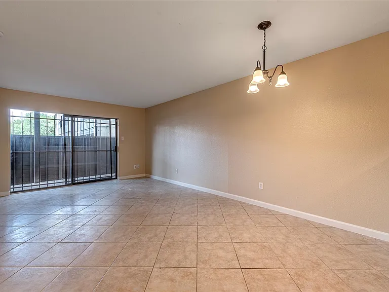 3005 Walnut Bend Ln #12 — Photo 6