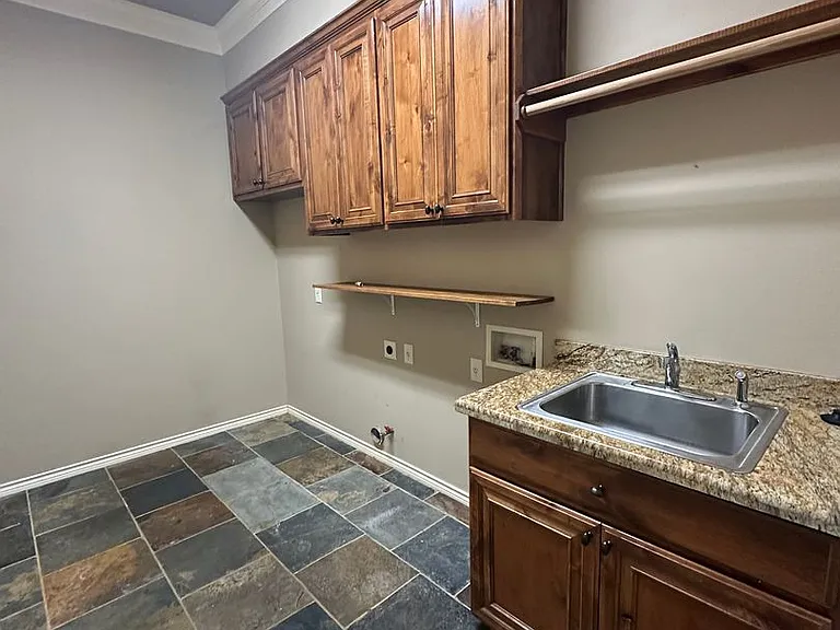 4413 Hearst Ct — Photo 34