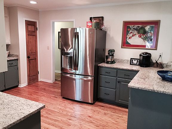 3rd image of 308 Dogwood Dr