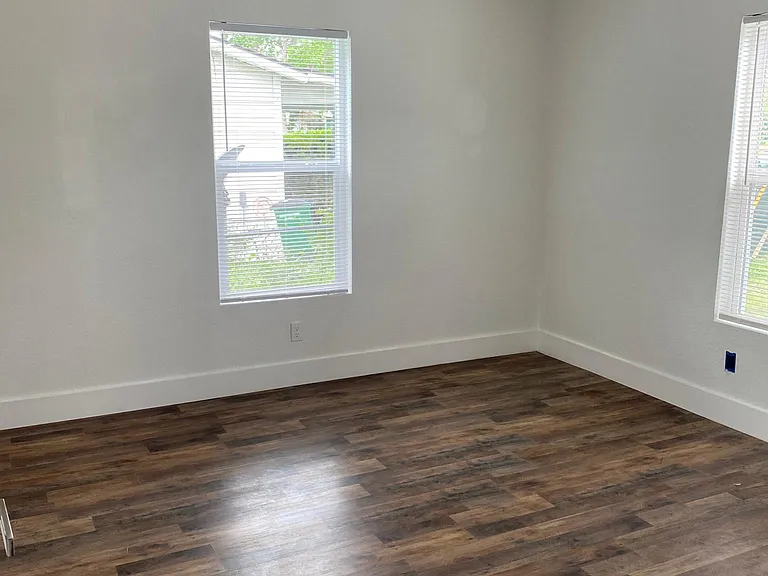 1411 Berene Ave — Photo 6