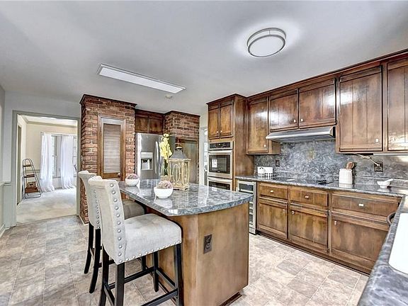 4th image of 1235 Saint Lawrence Dr