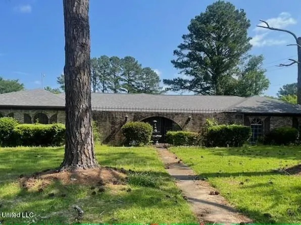 5102 Brookview Dr, Jackson, MS 39212