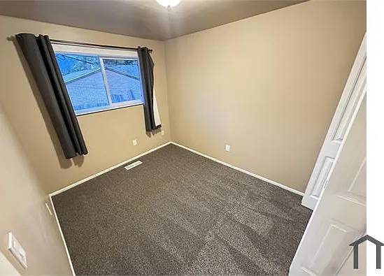 259 W Pioneer Cir — Photo 11