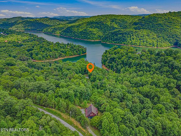 2nd image of 385 Wildcat Hollow Rd