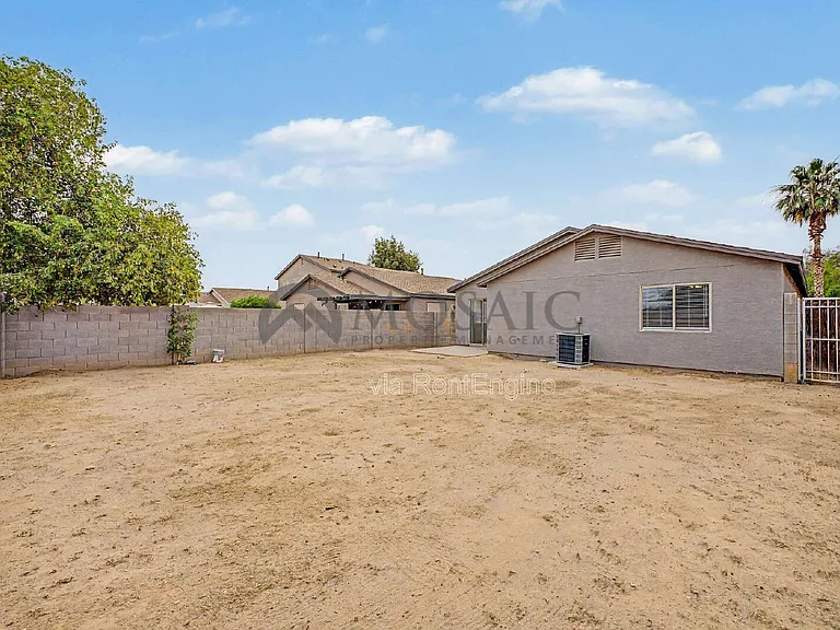1004 E Cowboy Cove Trl — Photo 24