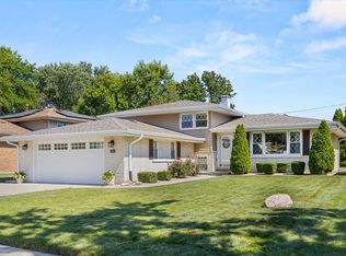 1105 Walter St, Lemont, IL 60439