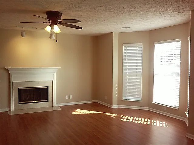 2004 Stanford Village Dr — Photo 2