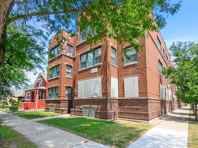 7557-59 S. Calumet Ave. / 348-58 E 76th St. — Photo 13