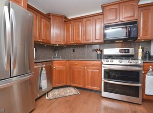 196 Potomac Dr, Basking Ridge, NJ 07920