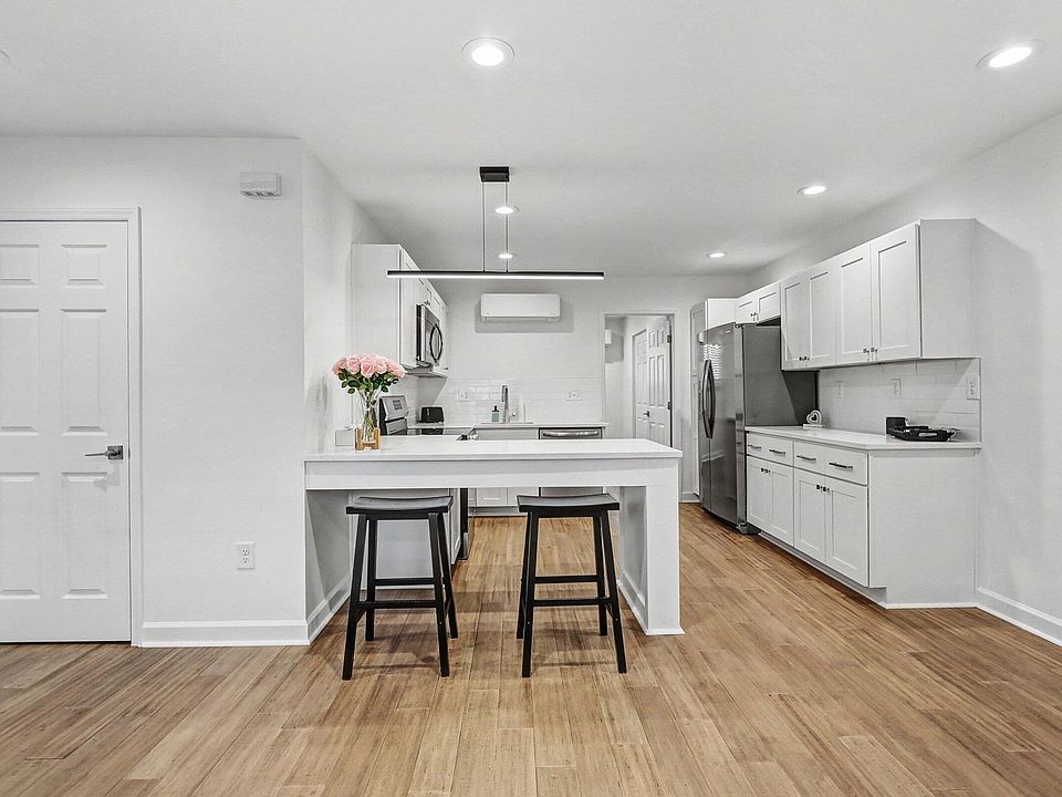 1st image of 1309 Hudson Ave APT A16
