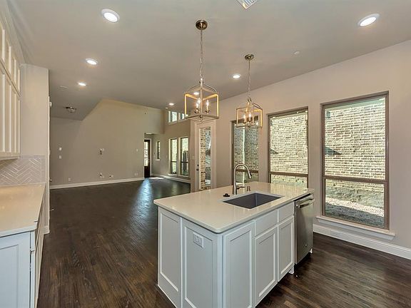 5th image of 4819 Isleworth Dr