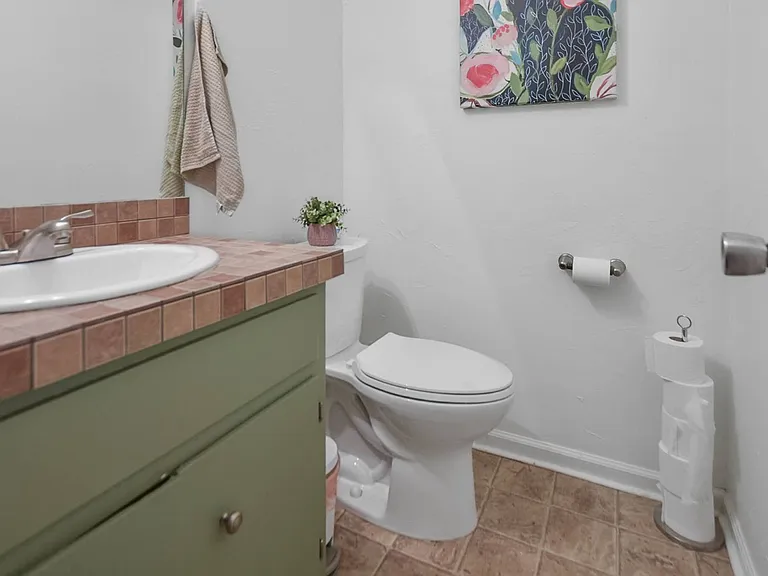 506 Brentwood Cir — Photo 11
